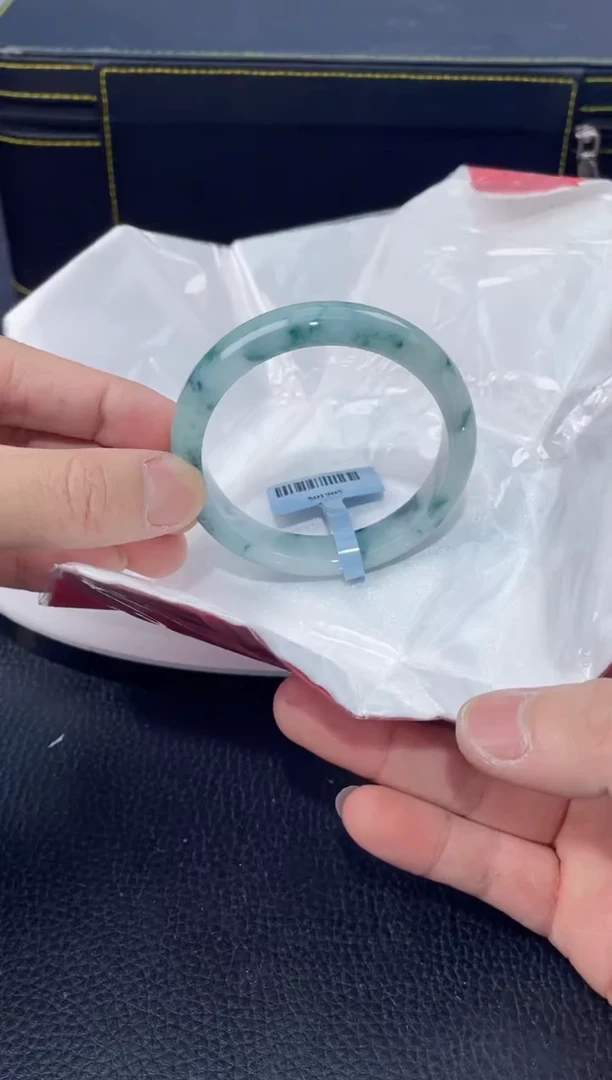 【闪购商品】翡翠手镯未镶嵌手镯8