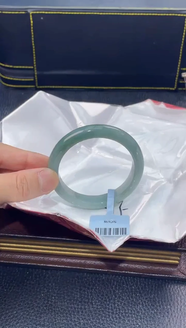 【闪购商品】翡翠手镯未镶嵌手镯30