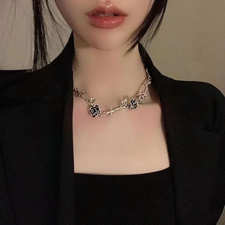 钛钢项链 #1136法式复古荆棘玫瑰花项链女in潮轻奢小众设计高级感