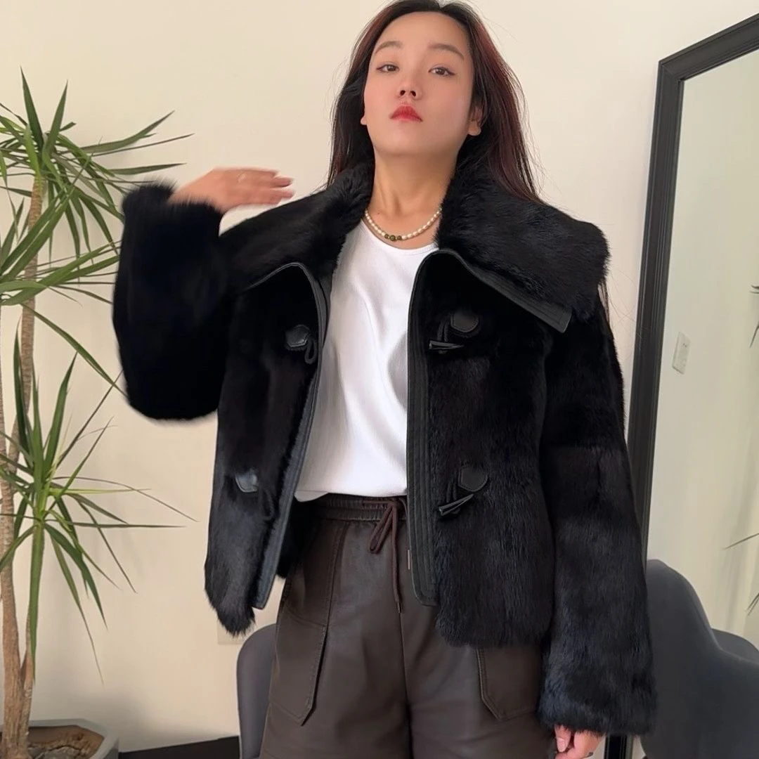 2024新款兔毛海军领轻奢保暖女士外套