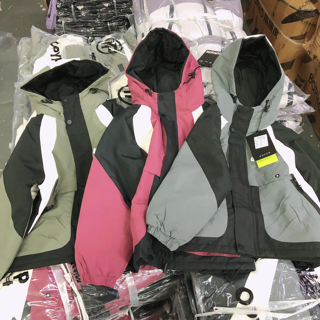 F245儿童拼色字母F夹棉外套9918