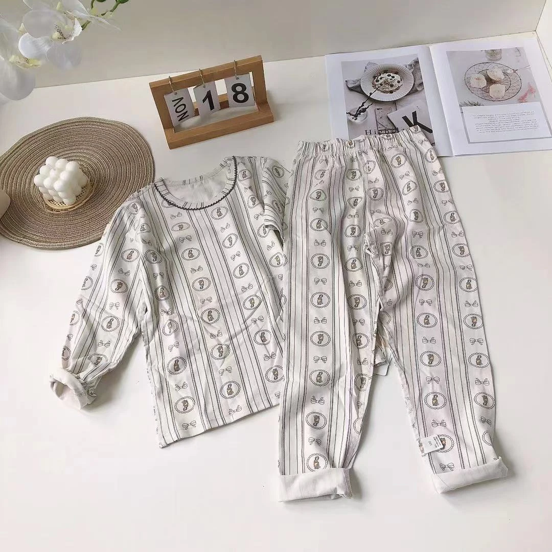 A016儿童秋款莱卡竖条小兔家居套装