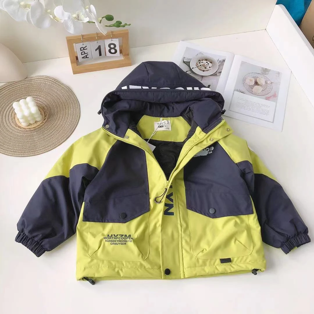 E185儿童冬季夹棉外套Y字母款8608