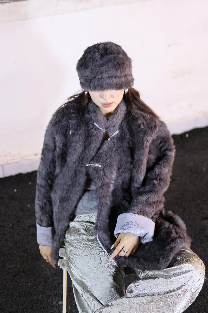 拉姆郎卓|2024冬季款「 海鸥灰」藏式气质款毛绒百搭保暖加厚外套女