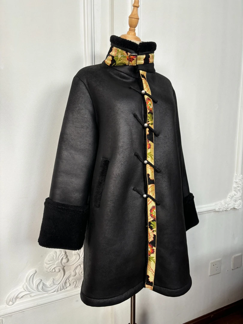 拉姆郎卓 |2024冬季新品 藏元素机车服气质款两色中长款保暖外套