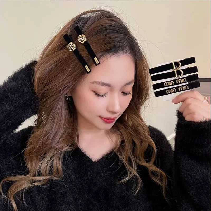 黑金高级感丝绒山茶花字母发夹复古鸭嘴夹子头饰网红洋气刘海夹