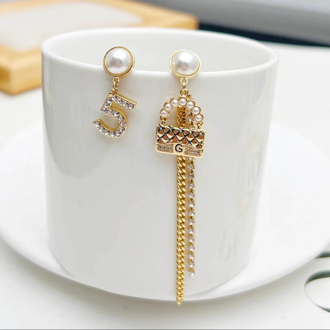 铜合金合成锆石耳饰 E0404 时尚个性气质字母AB款个性吊坠耳环