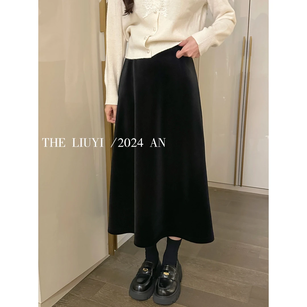 【LIUYI】黑天鹅~冬季加绒丝绒显瘦长裙410126