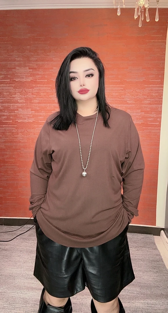简约时尚秋季新款大码休闲宽松圆领纯色长袖T恤女