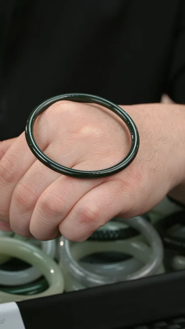 【闪购商品】和田玉手镯未镶嵌77手镯56