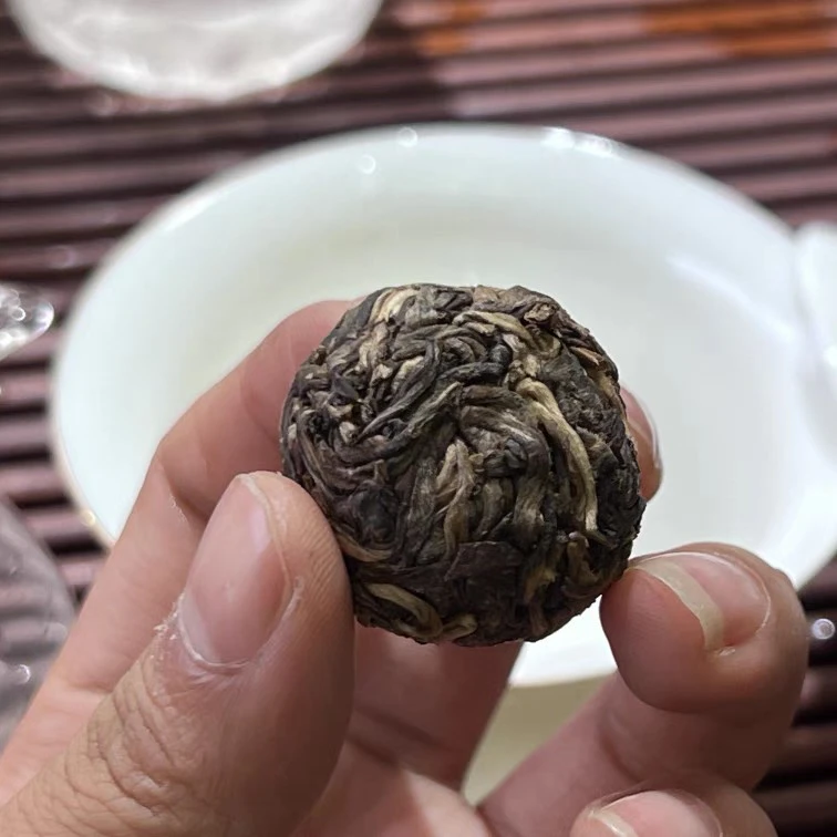 《19·古树》老曼峨普洱茶生茶 适口性强甜苦涩低高档茶叶