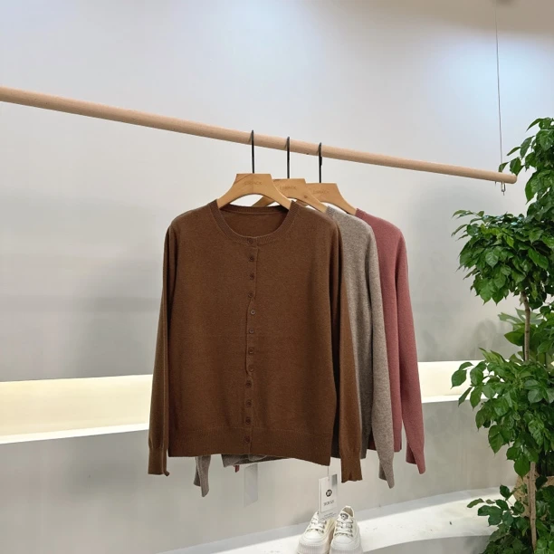 【墨涵精选】时尚潮流修身显瘦气质百搭针织衫6726