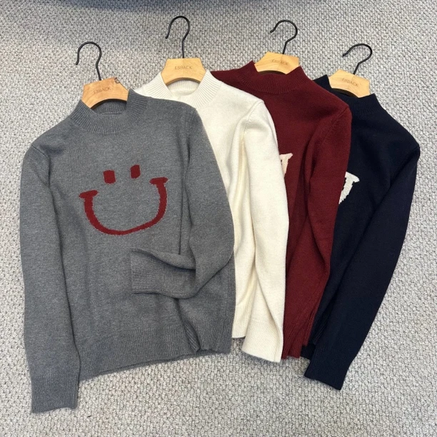 【墨涵精选】圆领套头笑脸百搭显瘦减龄休闲针织衫59030