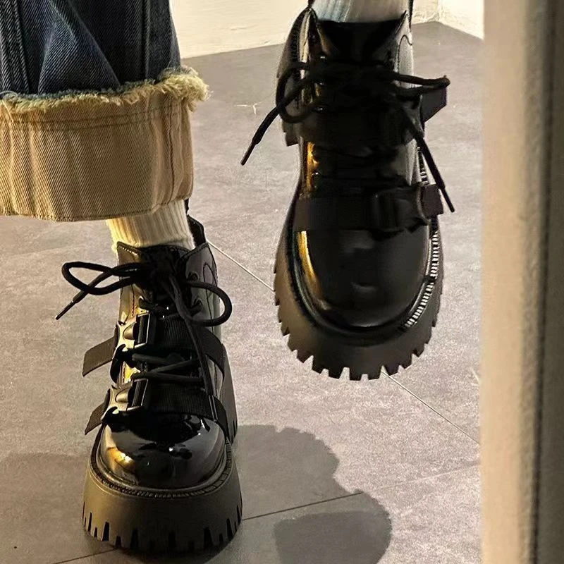 厚底增高马丁靴女2023春秋款韩版百搭机车皮带扣辣妹短筒靴时装ZO