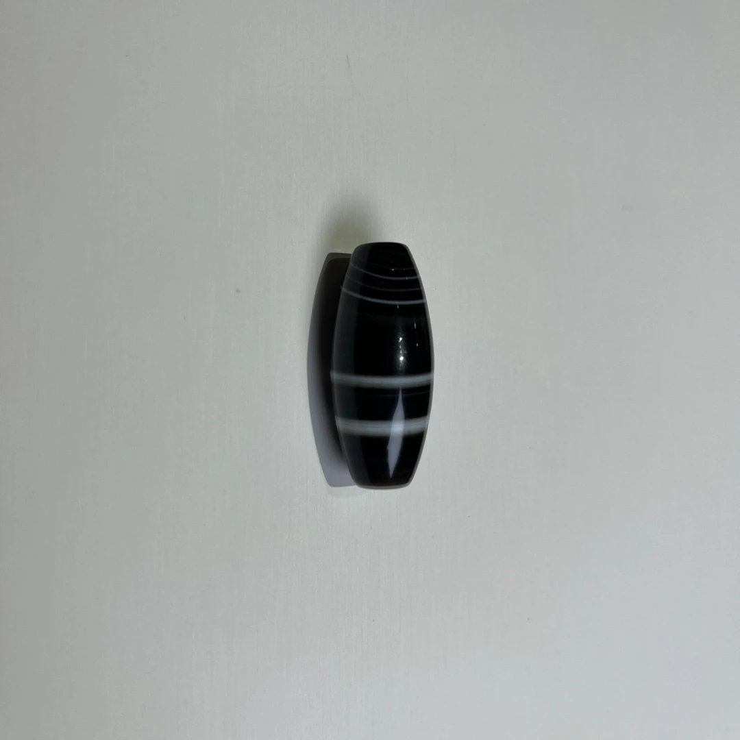 玛瑙黑白线珠胖胖的脖挂（010）