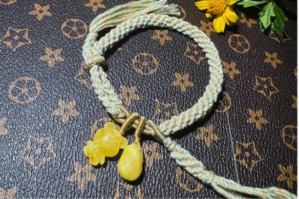 纯手工蜜蜡小熊钱袋手绳