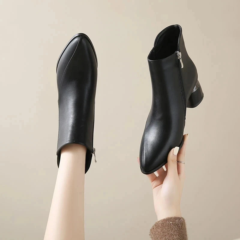 172新款短筒中跟尖头女靴皮靴女