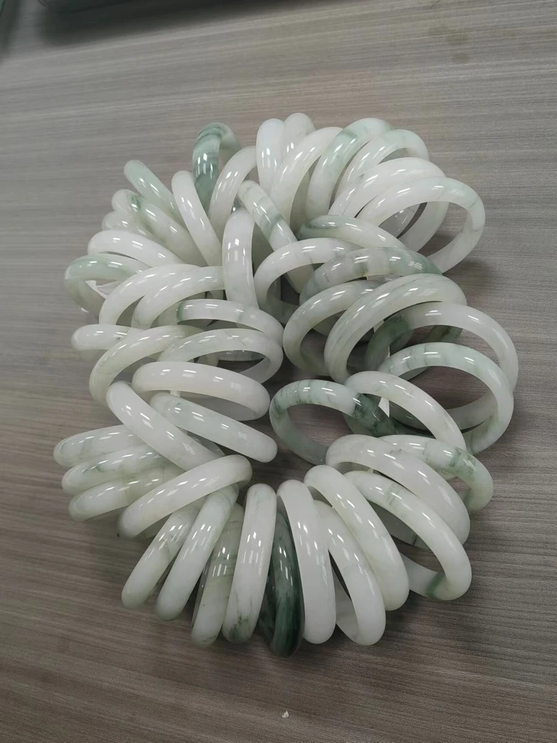 天然玉石飘绿浅绿高冰天山翠冰透正圈圆条手镯