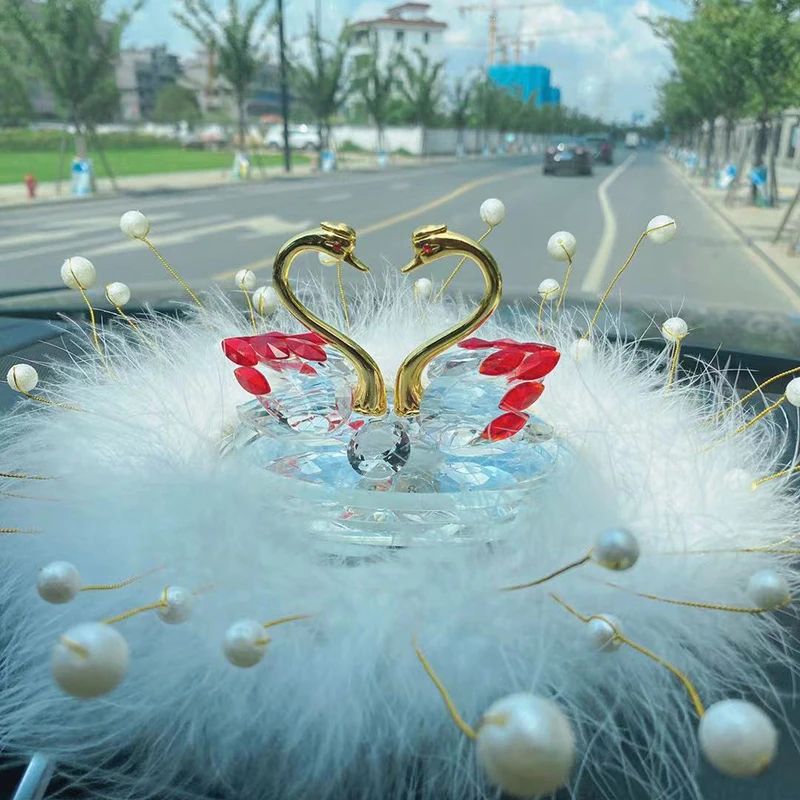 雪驹可爱天鹅车载香水汽车摆件车载用品个性创意车饰香水车用饰品