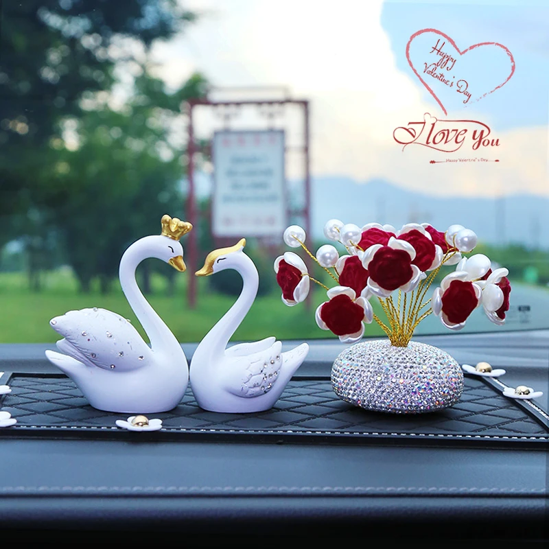 【唯美天鹅】汽车装饰品摆件车载内饰香水女士车载女神款中控台车饰