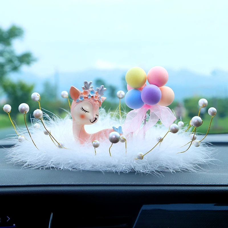 一路平安鹿汽车摆件车内装饰品创意可爱羽毛车载用品大全香水女生