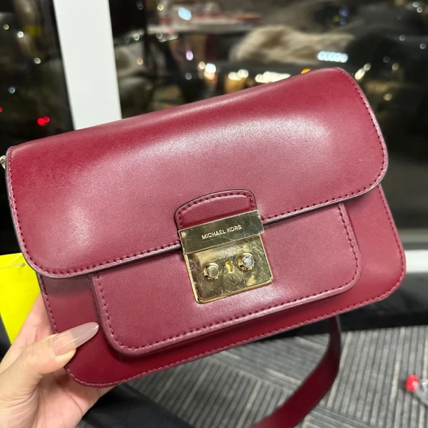 95新 MICHAEL KORS/迈克高仕 熊大中古/95新/迈克高仕斜挎包