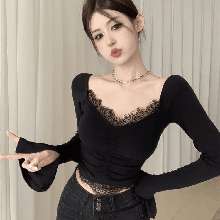 黑色v领蕾丝拼接长袖T恤女春秋新款纯欲风设计感辣妹露脐内搭上衣