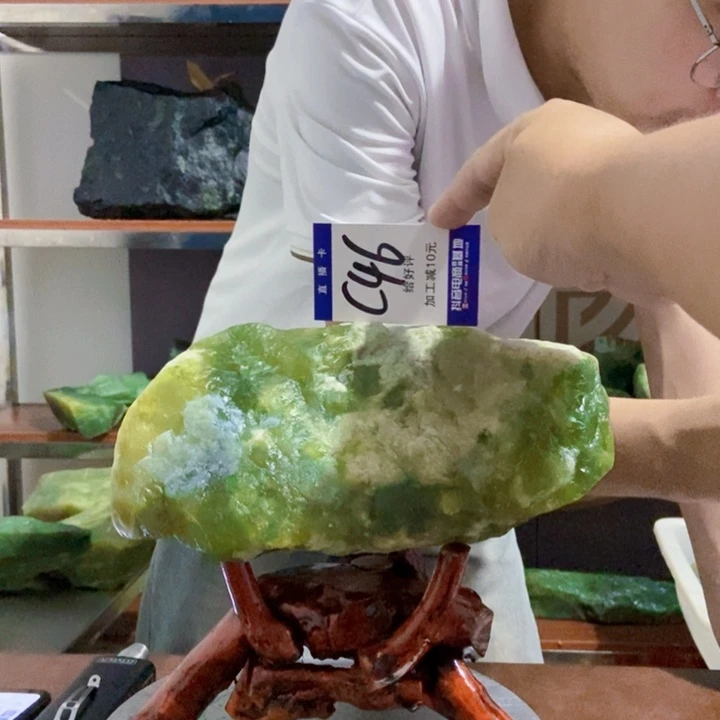蛇纹石玉原石未镶嵌啊*