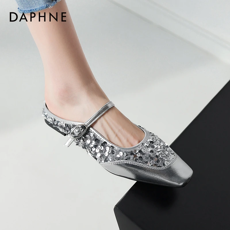 达芙妮银色包头半拖鞋女2025新款夏季外穿鞋拖平底单鞋亮片凉拖鞋