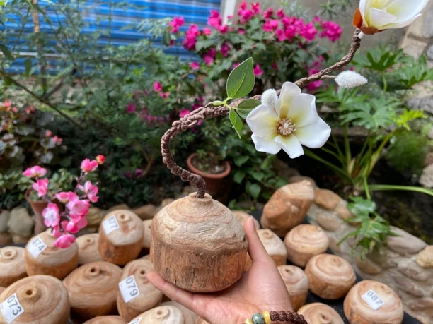 福利款香樟木花瓶