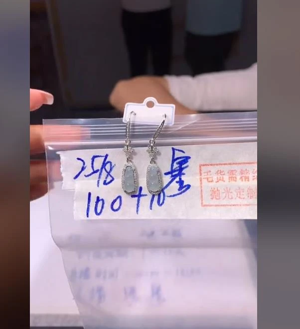 翡翠皇后  天然翡翠阳绿男女款吊坠/定制