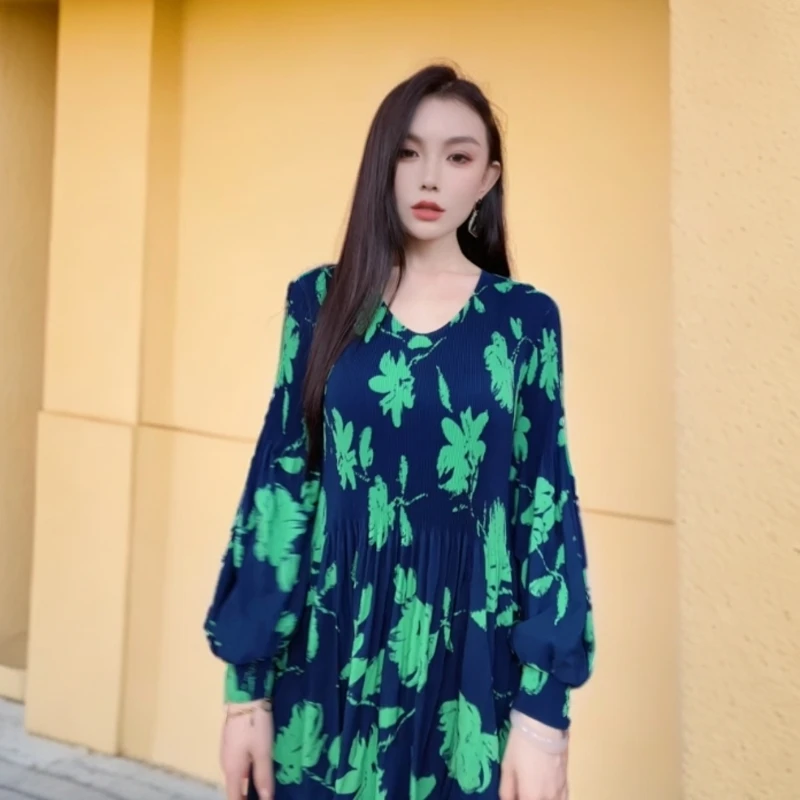 泡泡袖秋季长袖三宅褶皱宽松女装连衣裙圆V领妈妈显瘦高腰大码089