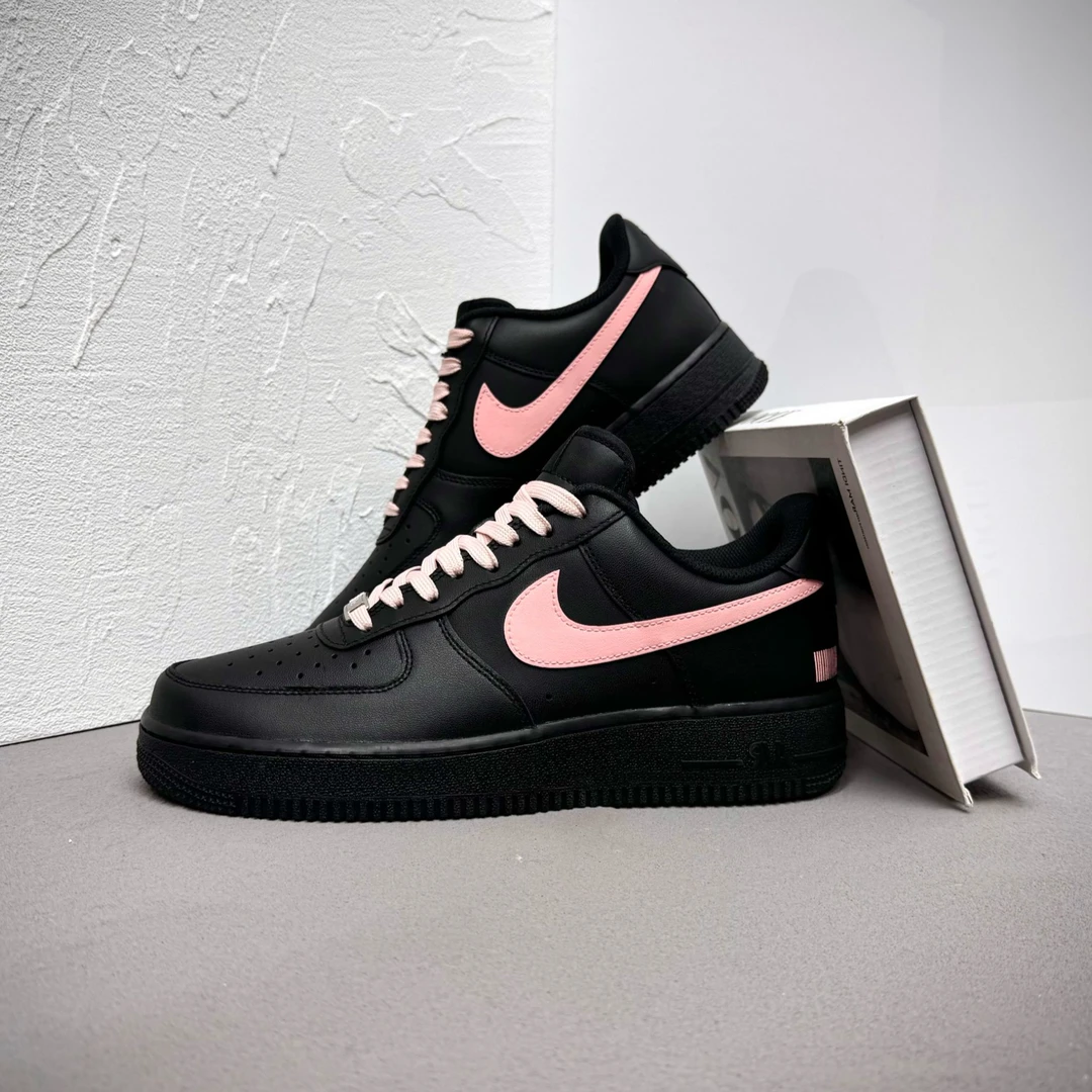 NIKE/耐克 Air Force1定制款空军一号黑粉条形码女款低帮增高潮鞋