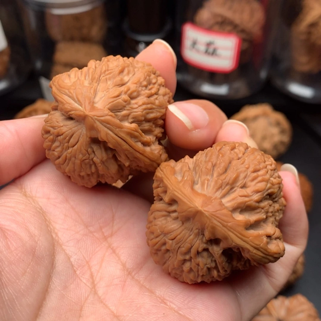 【闪购商品】文玩核桃把件但****?39红皮南疆石