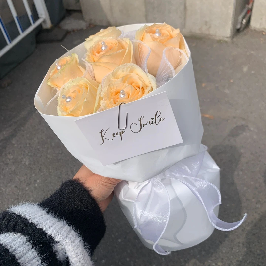 【春天气息】6朵香槟玫瑰小花束送朋友爱人女友男友同事长辈老师闺蜜同城鲜花花束