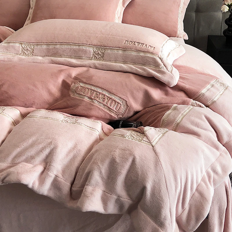 【晴儿】轻奢系消光保暖牛奶绒简约刺绣大拼角工艺款四件套 AL艾琳