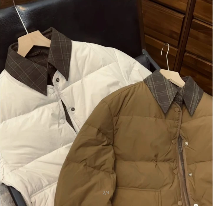 2024冬季新款翻领拼接复古格子假两件保暖白鸭绒羽绒外套 241002