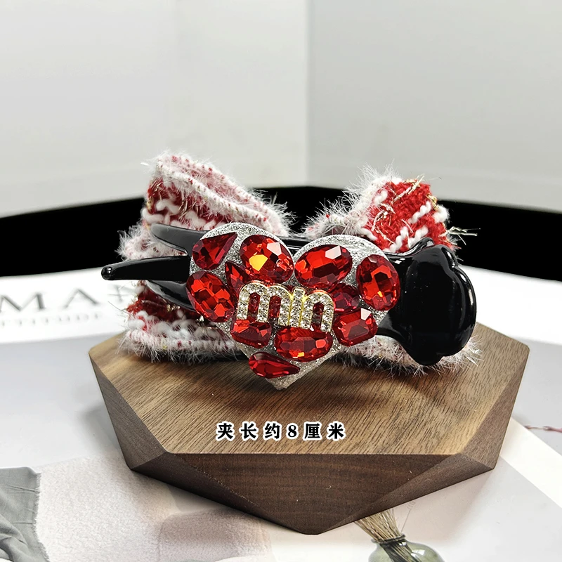 红色爱心字母元素高级感时尚蝴蝶结后脑勺丸子抓夹固定夹