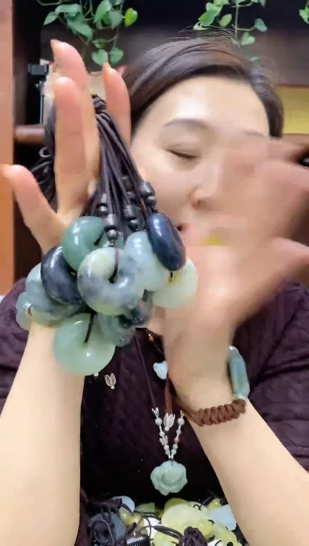 【闪购商品】岫玉吊坠未镶嵌多样性发货 其中发一