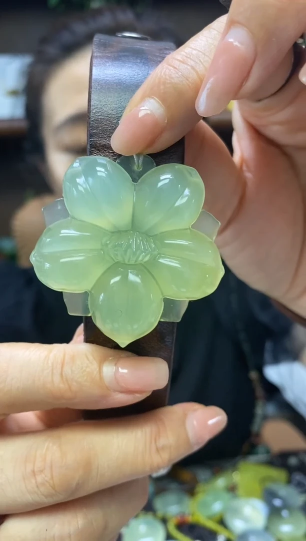 【闪购商品】蛇纹石玉手牌未镶嵌·