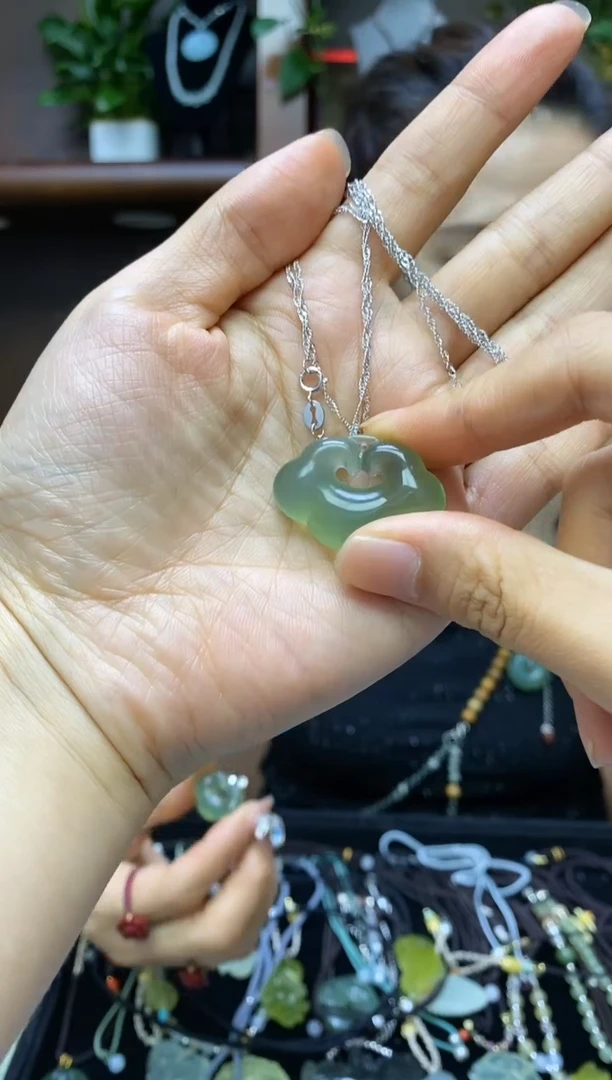 【闪购商品】蛇纹石玉吊坠未镶嵌银链子加口头