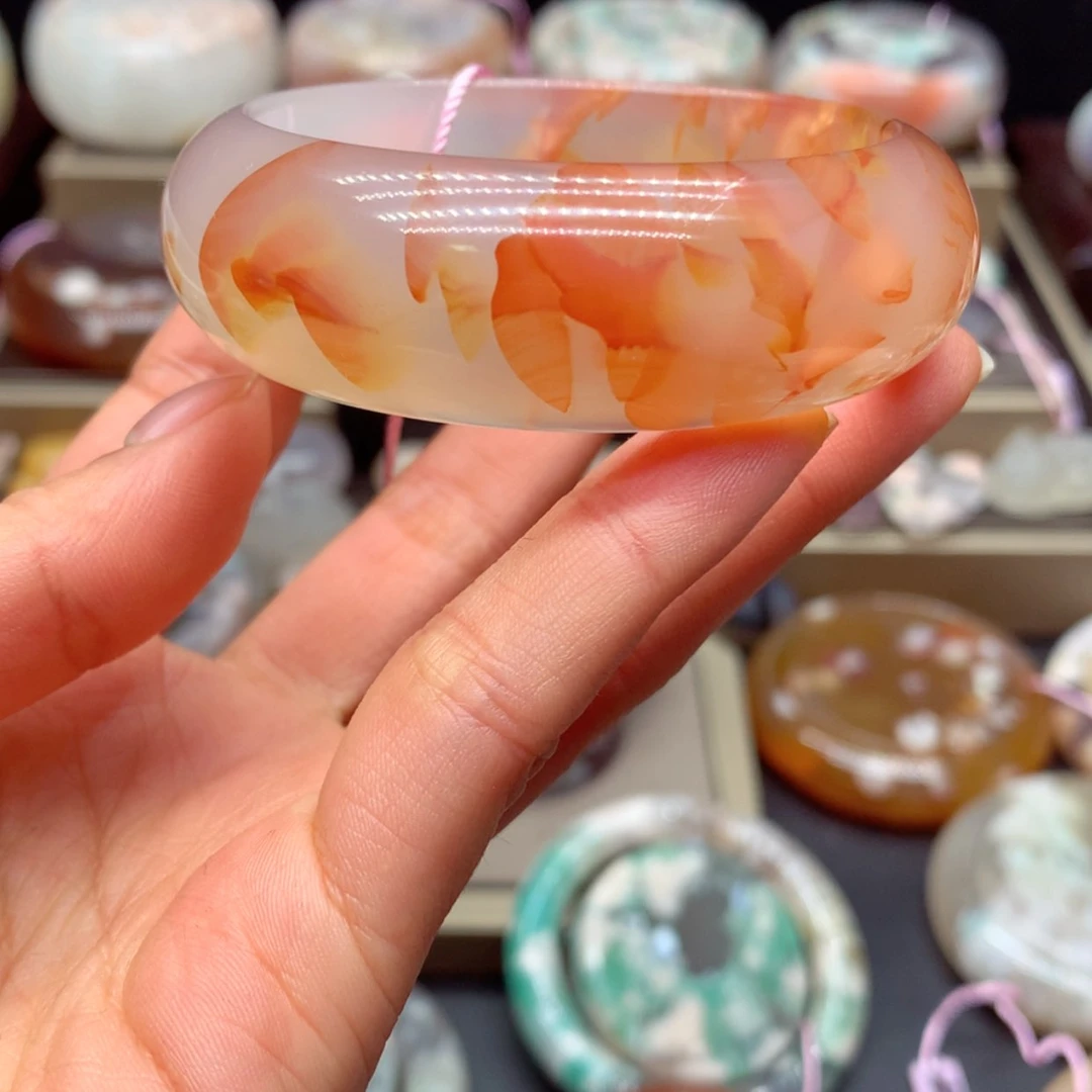 【闪购商品】玛瑙/玉髓手镯未镶嵌贝***师