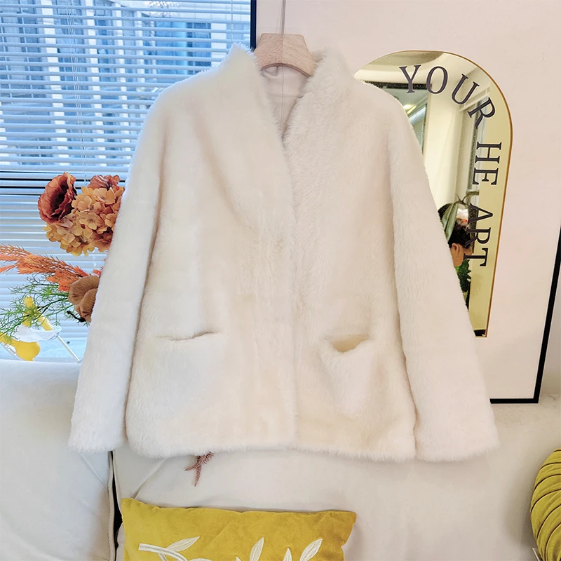 114WT3355高级时尚毛毛外套皮毛一体短款加厚洋气秋冬休闲百搭