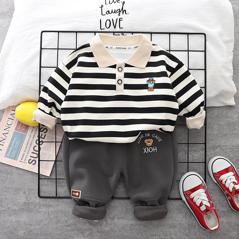 宸欢家2025新款宝宝秋装条纹小童翻领衣服春秋运动男童酷帅套装潮