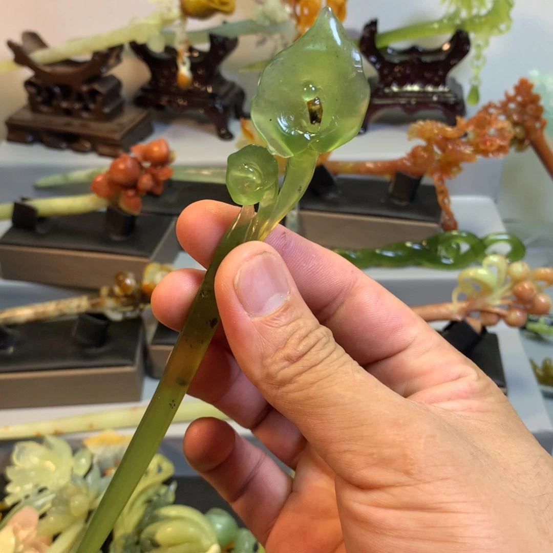 蛇纹石玉玉雕未镶嵌