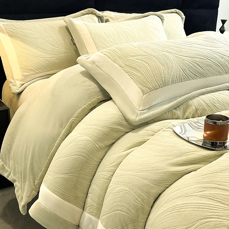 冬季加厚雕花牛奶绒四件套2025新款珊瑚绒绿色床单被套罩床上用品