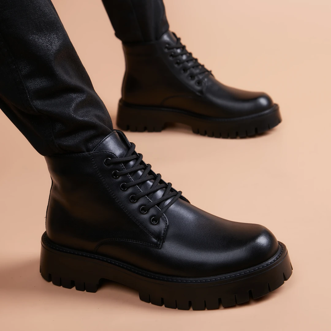 2024新款男士马丁靴简约素面百搭黑色高帮英伦靴子潮流厚底骑士靴