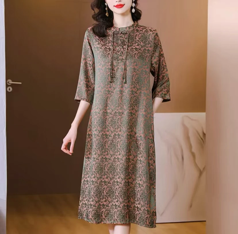 （阔太太）2024新款夏季宽松显瘦玫瑰花妈妈装气质连衣裙