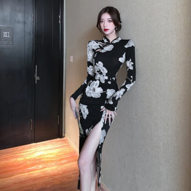 2025早春季新款新中式国风年轻款复古改良长袖开衩旗袍连衣裙子女