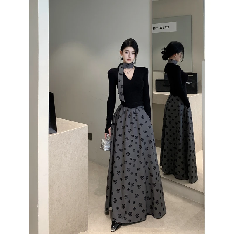 韩版复古性感黑色V领长袖显瘦T恤山茶花A字百搭长裙两件套女秋季